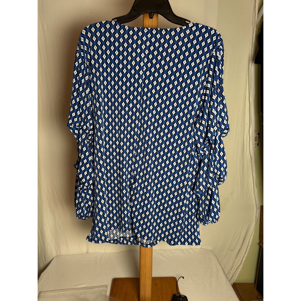 Cato Womens Plus Size 18/20W Blue Geometric Diamond Faux Wrap V-Neck Blouse Top - Picture 3 of 4